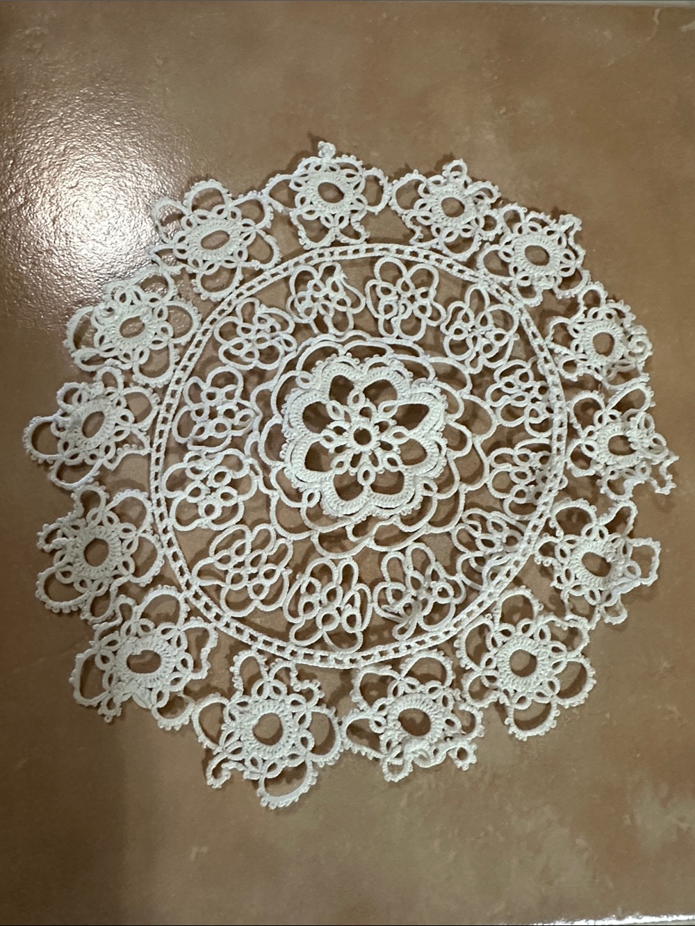 VTG Handmade Crochet Lace Doilies - Set of 2 in Ivory - Picture 2 of 4